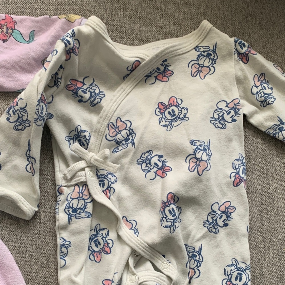 Disney baby 6-9 month One Piece Pajamas - Pink and Cream Minnie Mouse princess - Picture 4 of 7